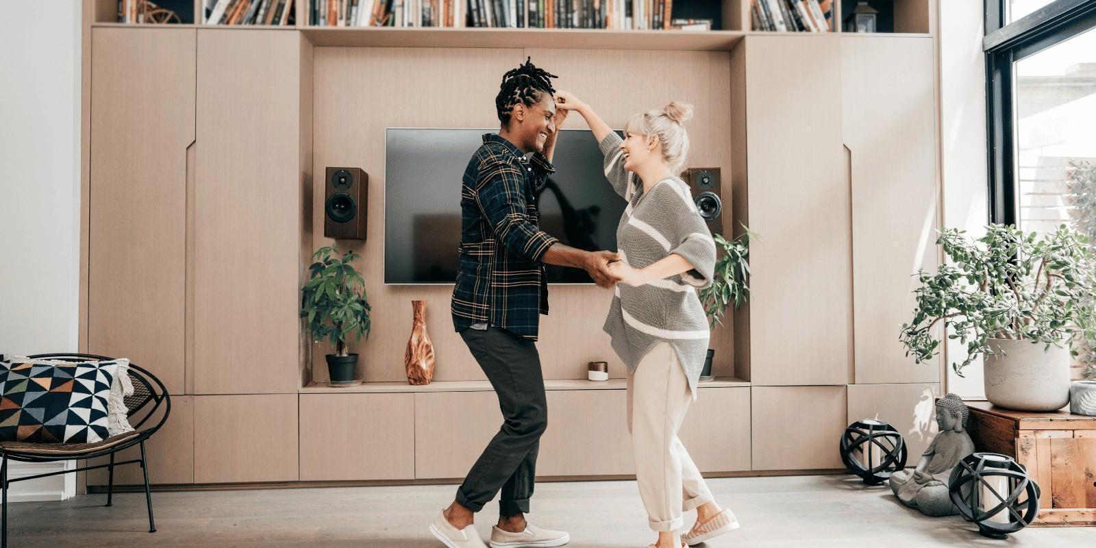 ¿Casados y comprando juntos? Te explicamos cómo declarar impuestos en conjunto puede beneficiarte.
